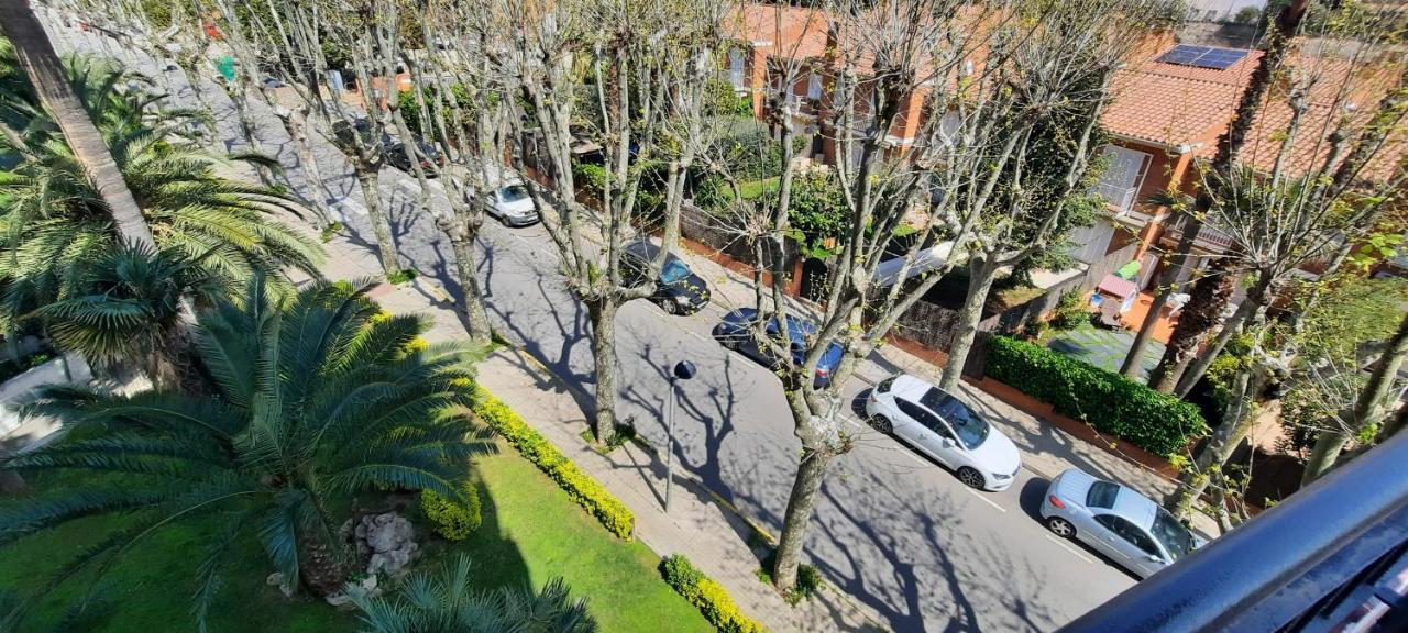 Bright Apartment Near The Beach And Barcelona By Train Масноу Экстерьер фото