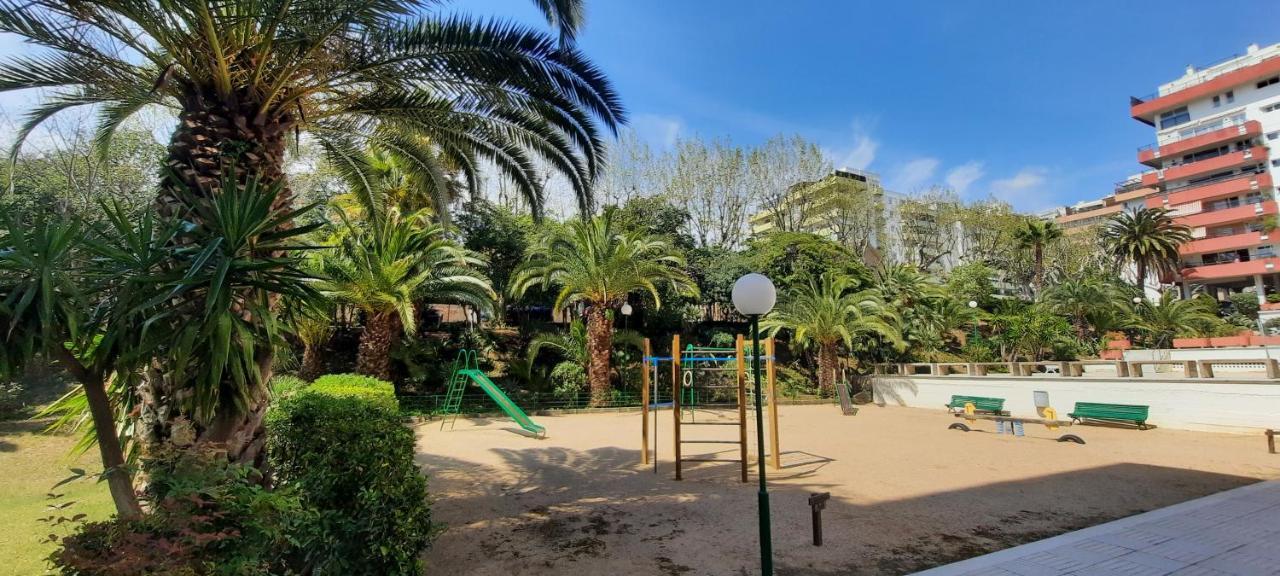 Bright Apartment Near The Beach And Barcelona By Train Масноу Экстерьер фото