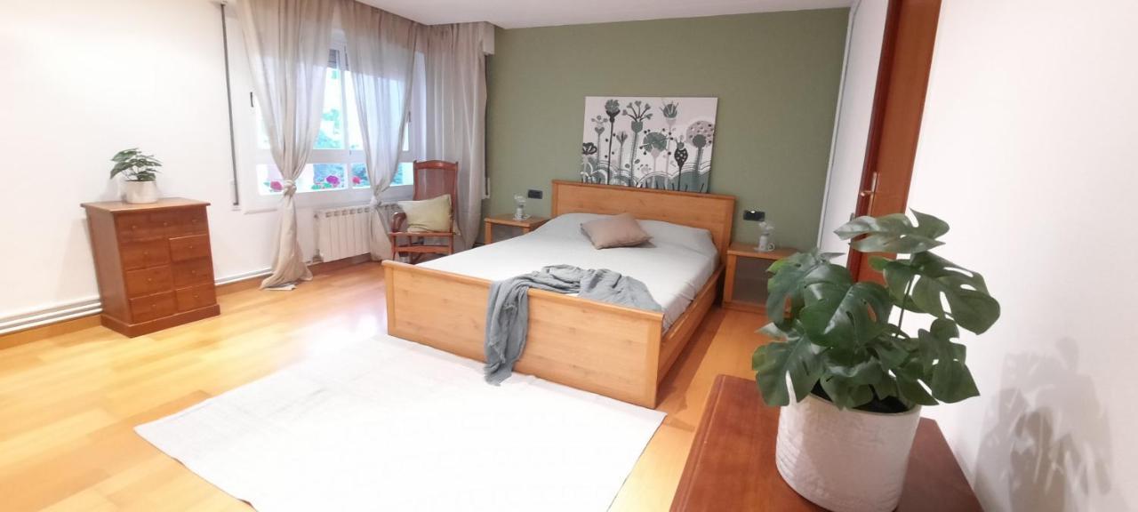 Bright Apartment Near The Beach And Barcelona By Train Масноу Экстерьер фото