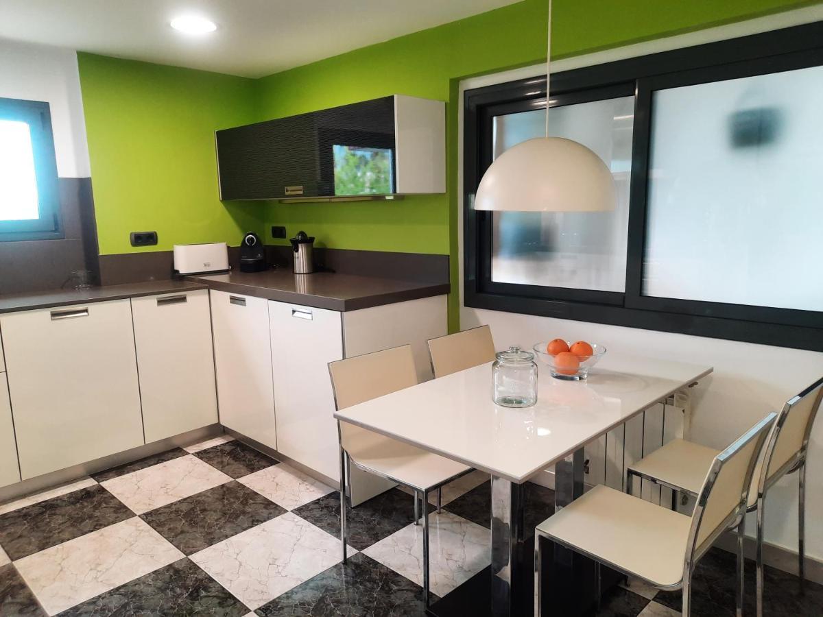 Bright Apartment Near The Beach And Barcelona By Train Масноу Экстерьер фото