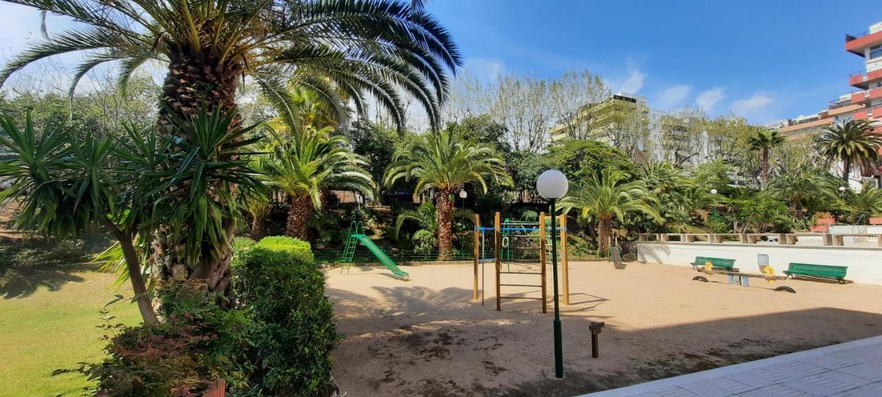 Bright Apartment Near The Beach And Barcelona By Train Масноу Экстерьер фото