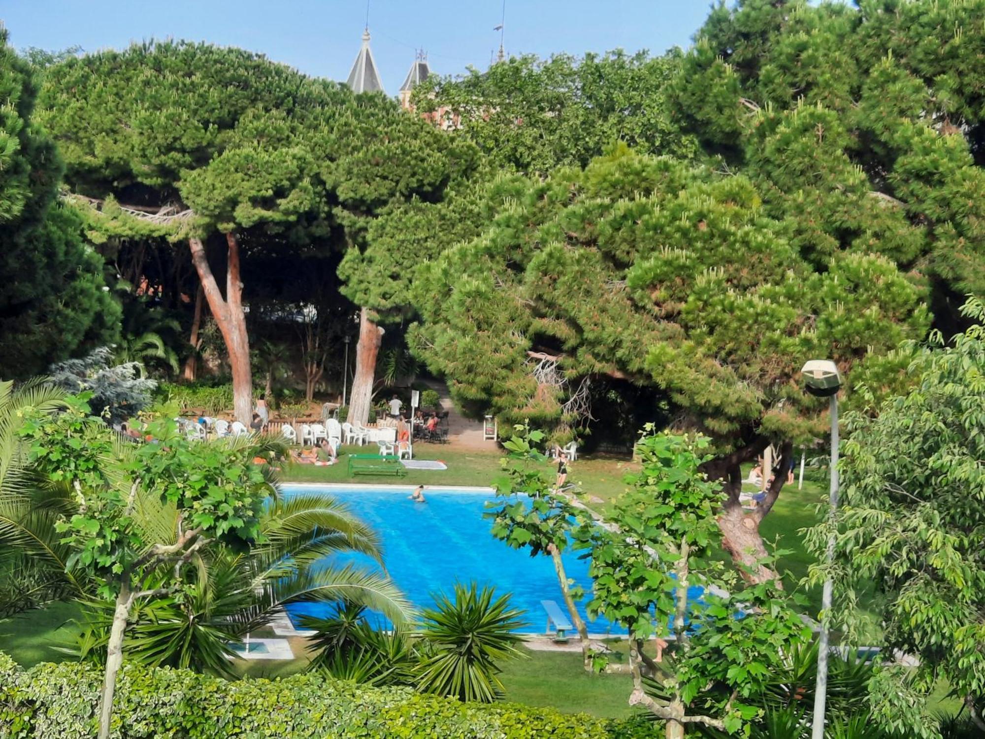 Bright Apartment Near The Beach And Barcelona By Train Масноу Экстерьер фото